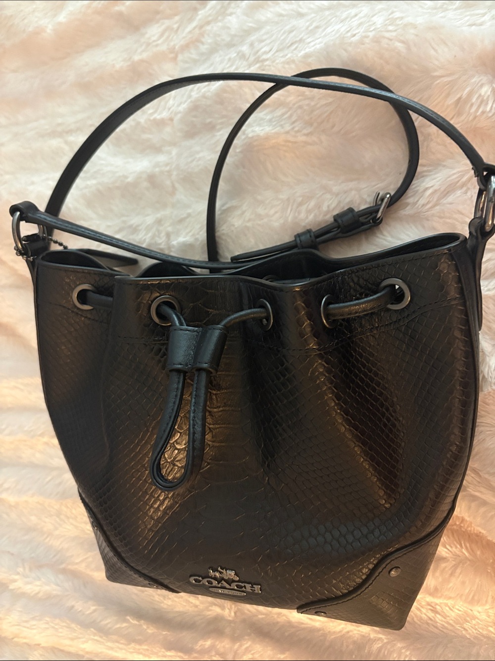 Coach Black Textured Leather Drawstring Shoulder Bag Baby Mickie F36215 - Picture 2 of 7